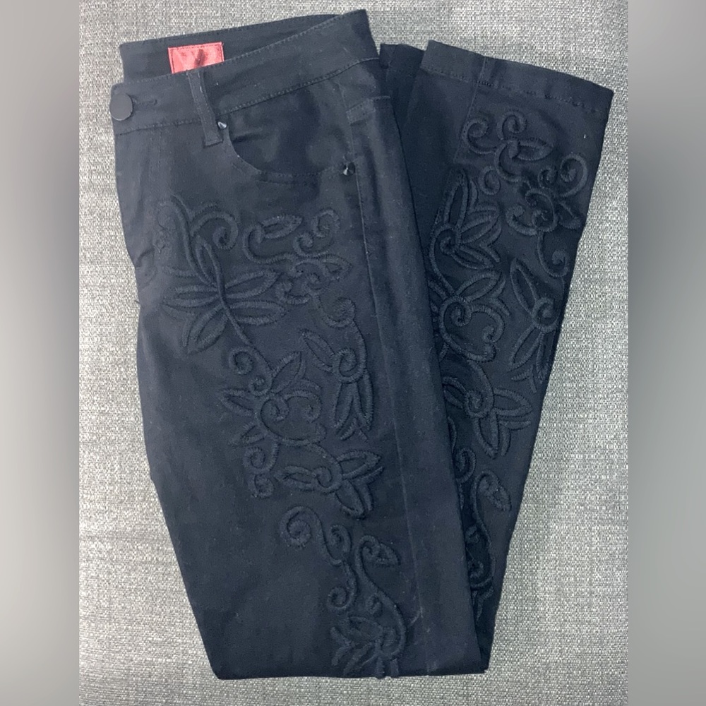 V Cristina Floral Embroidered‎ Black Jeans   size 4